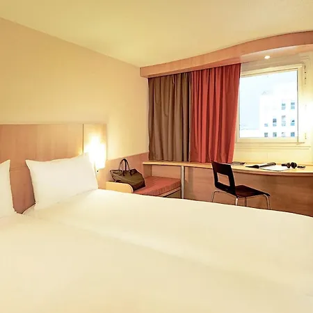 Ibis Lisboa Alfragide מלון אמאדורה
