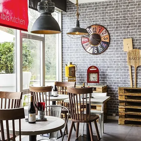 Ibis Lisboa Alfragide מלון